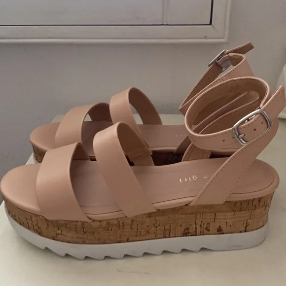 Madden Girl Size 8 Nude Sandal - Picture 6 of 6